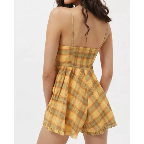 NWT Urban Outfitters Plaid Crinkle Cotton Romper In Yellow & Green Size Large - Picture 3 of 12
